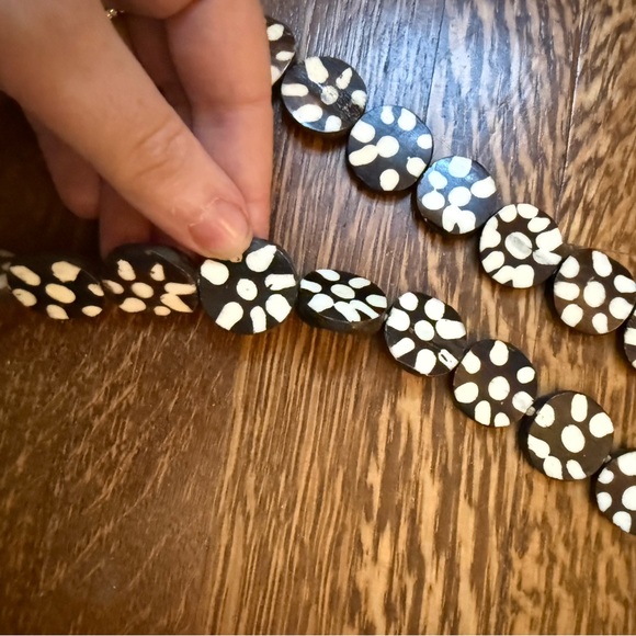 Ann Mashburn Brown and White Beaded Necklace - Picture 3 of 5